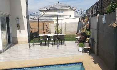 Hermosa, amplia y Moderna Casa de 4 dormitorios en Condominio Barrio Alto Arrayan