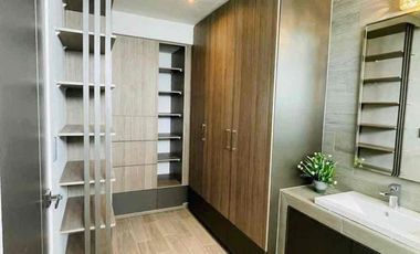 RENTA DEPARTAMENTO SEMI AMUEBLADO 