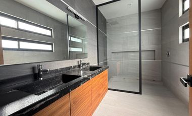 CASA EN VENTA EN FRACCIONAMIENTO LOMAS DE COCOYOC MORELOS