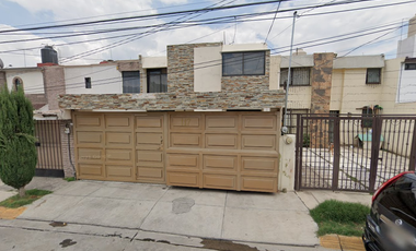 CASA EN VENTA EN VALLE DORADO TLALNEPANTLA DE REMATE