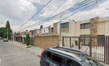 CASA EN VENTA EN VALLE DORADO TLALNEPANTLA DE REMATE