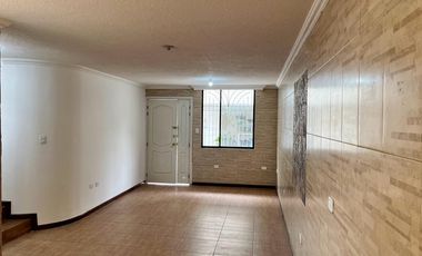 ARRIENDO CASA EN CARCELÉN A POCOS METROS DEL COLEGIO AMERICANO