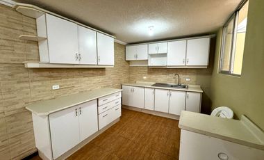 ARRIENDO CASA EN CARCELÉN A POCOS METROS DEL COLEGIO AMERICANO