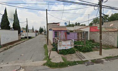 CASA EN CALLE SANTA VERONICA, ARBOLADA  LOS SAUCES, ZUMPANGO, ESTADO DE MÉXICO. ¡NO CREDITOS!