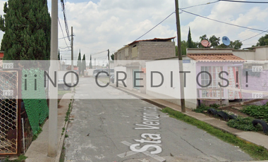 CASA EN CALLE SANTA VERONICA, ARBOLADA  LOS SAUCES, ZUMPANGO, ESTADO DE MÉXICO. ¡NO CREDITOS!