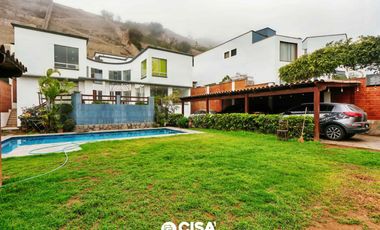 Casa con Piscina y Jardín en La Planicie – Espacios Amplios y Exclusividad
