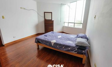 Casa con Piscina y Jardín en La Planicie – Espacios Amplios y Exclusividad