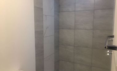 CASA EN RENTA , UBICADA EN FRACCIONAMIENTO CANTERAS. UBICADO SOBRE AVENIDA PRINCIPAL. ZONA ZINCANTEPEC, EDO MEX