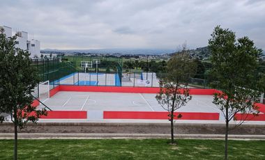 CASA EN RENTA , UBICADA EN FRACCIONAMIENTO CANTERAS. UBICADO SOBRE AVENIDA PRINCIPAL. ZONA ZINCANTEPEC, EDO MEX