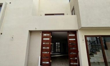 Casa en condominio Lomas de San Sebastián. Venta UF 8.500