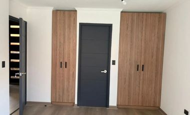 Casa en condominio Lomas de San Sebastián. Venta UF 8.500