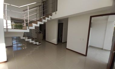 SE VENDE CASA CIUDAD SANTA BARBARA PALMIRA