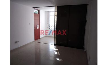 Venta De Departamento Piso 2 En Cercado De Lima 28.80 M2