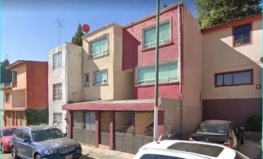 CASA EN REMATE EN NAUCALPAN LOMAS VERDES