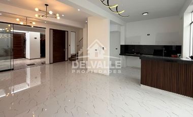 Casa Moderna de 2 Pisos + Terraza | 165 m² Construidos – Zona Fresca y Ventilada