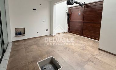 Casa Moderna de 2 Pisos + Terraza | 165 m² Construidos – Zona Fresca y Ventilada