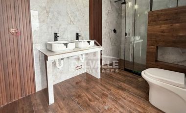 Casa Moderna de 2 Pisos + Terraza | 165 m² Construidos – Zona Fresca y Ventilada