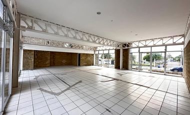 SE RENTA LOCAL COMERCIAL EN AVENIDA PRINCIPAL  EN SANTO TOMÁS CHAUTLA