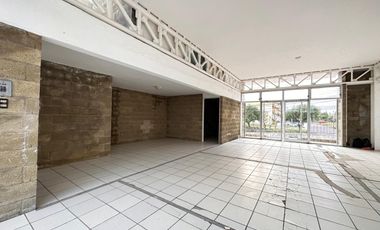 SE RENTA LOCAL COMERCIAL EN AVENIDA PRINCIPAL  EN SANTO TOMÁS CHAUTLA