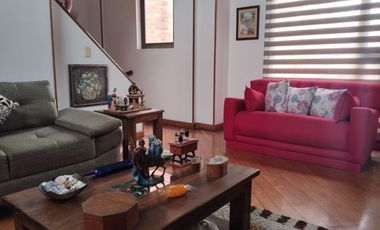 ESPECTACULAR CASA EN CHIA