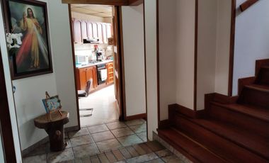 ESPECTACULAR CASA EN CHIA