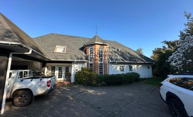 Casa en Venta 4D 1 en Suite, en Sector Norte Poniente de Temuco Excelente conectividad