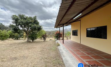 Casa en venta en sector Cabianga cerca del pueblo de Malacatos y de la avenida principal