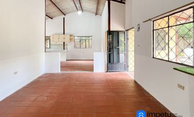 Casa en venta en sector Cabianga cerca del pueblo de Malacatos y de la avenida principal