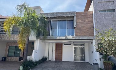 Bonita casa en renta en LA CIMA (coto D)