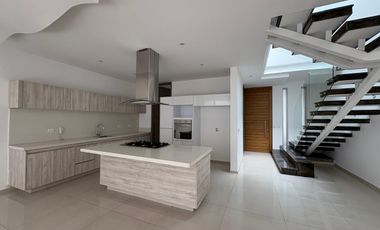 Bonita casa en renta en LA CIMA (coto D)