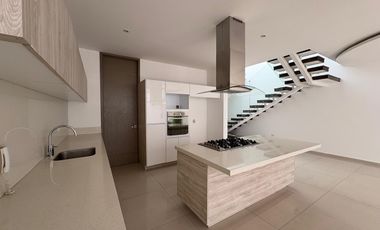 Bonita casa en renta en LA CIMA (coto D)