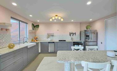 SE VENDE HERMOSA CASA REFORMADA EN RUITOQUE CONDOMINIO!!