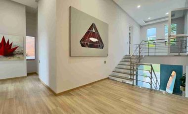 SE VENDE HERMOSA CASA REFORMADA EN RUITOQUE CONDOMINIO!!