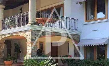 CASA SOLA EN RENTA CON SEGURIDAD EN CUERNAVACA 
SIN MUEBLES