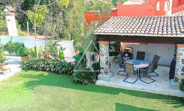 CASA SOLA EN RENTA CON SEGURIDAD EN CUERNAVACA 
SIN MUEBLES