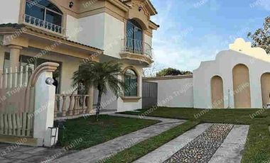 VENDO CASA EN FRACCIONAMIENTO PRIVADO EN RESIDENCIAL LA JOYA ANTES DEL PUENTE