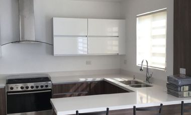 CASA EN VENTA ALMERIA APODACA NUEVO LEON AMUEBLADA EN ESQUINA