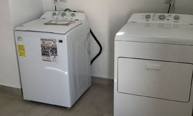 CASA EN VENTA ALMERIA APODACA NUEVO LEON AMUEBLADA EN ESQUINA