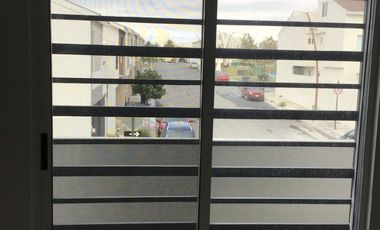 CASA EN VENTA ALMERIA APODACA NUEVO LEON AMUEBLADA EN ESQUINA