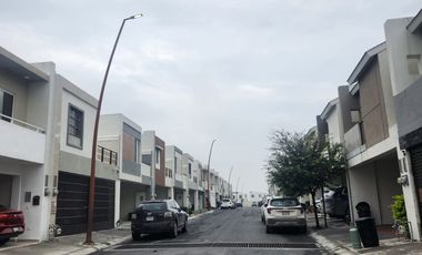 CASA EN VENTA ALMERIA APODACA NUEVO LEON AMUEBLADA EN ESQUINA