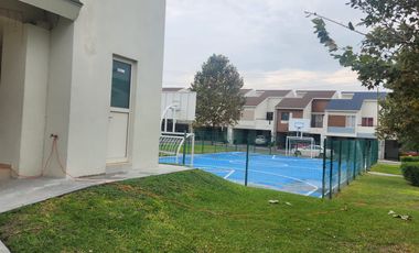 CASA EN VENTA ALMERIA APODACA NUEVO LEON AMUEBLADA EN ESQUINA