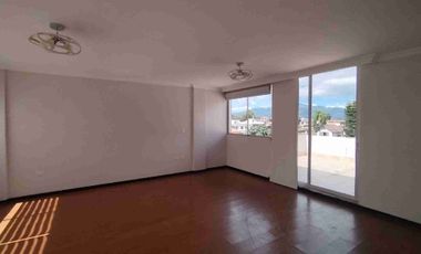 CASA EN RENTA. MIRASIERRA 4 DORMITORIOS