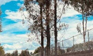 Venta Urgente hermoso terreno casi una hectárea para Quinta cerca de las aguas termales.  La  Merced