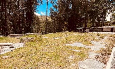 Venta Urgente hermoso terreno casi una hectárea para Quinta cerca de las aguas termales.  La  Merced