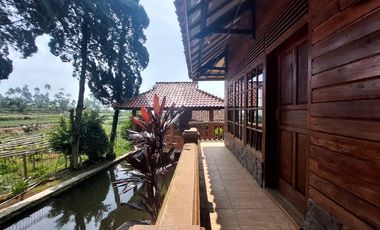 Villa Rancabali pinggir jalan strategis dekat Cagar Alam Gn Tilu,Ranca Upas,kawah putih Ciwidey Kab Bandung