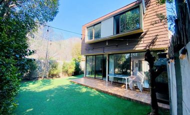 VENTA CASA CERCANA CARRETERA SAN MARTÍN 2 PISOS 3D + 3B + TERRAZA + LOGIA + P. SERVICIO, COLEGIOS ALGARROBAL- DUNALASTAIR – LINCON - ALIANZA FRANCESA