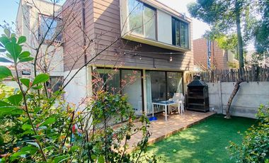 VENTA CASA CERCANA CARRETERA SAN MARTÍN 2 PISOS 3D + 3B + TERRAZA + LOGIA + P. SERVICIO, COLEGIOS ALGARROBAL- DUNALASTAIR – LINCON - ALIANZA FRANCESA