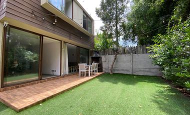 VENTA CASA CERCANA CARRETERA SAN MARTÍN 2 PISOS 3D + 3B + TERRAZA + LOGIA + P. SERVICIO, COLEGIOS ALGARROBAL- DUNALASTAIR – LINCON - ALIANZA FRANCESA