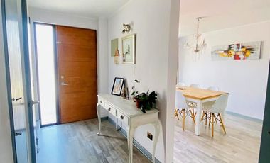 VENTA CASA CERCANA CARRETERA SAN MARTÍN 2 PISOS 3D + 3B + TERRAZA + LOGIA + P. SERVICIO, COLEGIOS ALGARROBAL- DUNALASTAIR – LINCON - ALIANZA FRANCESA