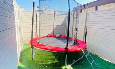 VENTA CASA CERCANA CARRETERA SAN MARTÍN 2 PISOS 3D + 3B + TERRAZA + LOGIA + P. SERVICIO, COLEGIOS ALGARROBAL- DUNALASTAIR – LINCON - ALIANZA FRANCESA